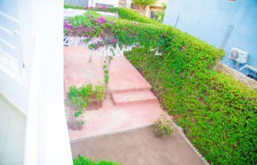 THIEES : Vente Villa d’angle R+1 500m2 à Grand Standing