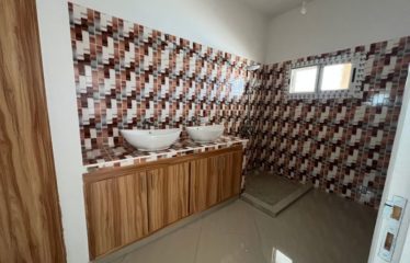 NGAPAROU : Villa neuve à louer meublée