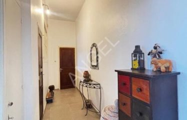 DAKAR PLATEAU : Studio meublé à louer avec balcon