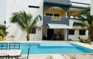 SALY : Très belle villa R+1 avec piscine à louer