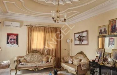 DAKAR YOFF : Belle villa d’angle à vendre à Yoff Virage