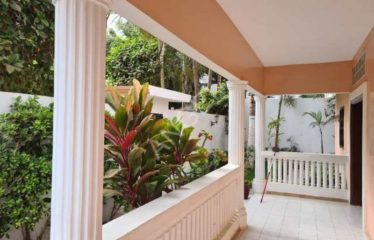 DAKAR YOFF : Belle villa d’angle à vendre à Yoff Virage