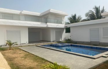 NGUERIGNE : Belle villa à vendre avec piscine