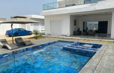 NGUERIGNE : Belle villa à vendre avec piscine