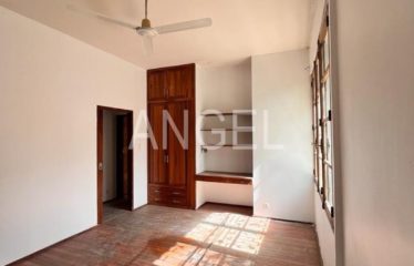 DAKAR POINT-E : Belle villa avec un jardin et une piscine à louer