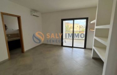 NGAPAROU : Villa R+1 à vendre 300 m² sur 800 m² de terrain