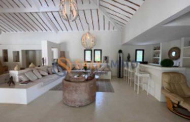 NGGAPAROU : Villa  à vendre 330 m² sur 2 850 m² de terrain