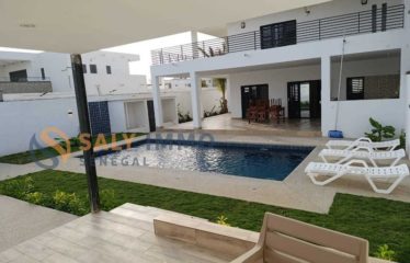 SALY : Villa R+1 avec piscine à louer