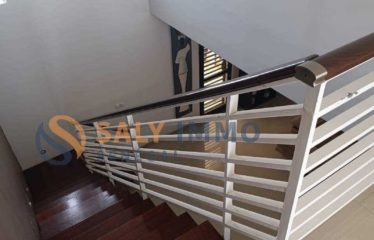 SALY : Villa R+1 avec piscine à louer