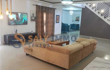 SALY : Villa R+1 avec piscine à louer