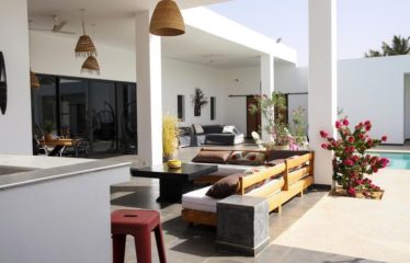NGUERIGNE : Villa contemporaine standing 3 chambres et un studio avec piscine à vendre