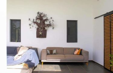 NGUERIGNE : Villa contemporaine standing 3 chambres et un studio avec piscine à vendre