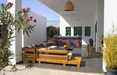 NGUERIGNE : Villa contemporaine standing 3 chambres et un studio avec piscine à vendre