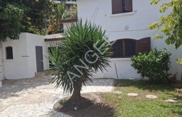 DAKAR ALMADIES : Villa aux Almadies à louer