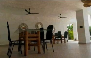 NGAPAROU : Magnifique propriété contemporaine à vendre