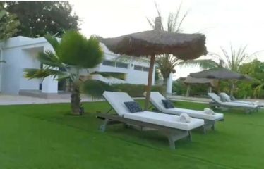 NGAPAROU : Magnifique propriété contemporaine à vendre