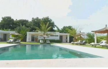 NGAPAROU : Magnifique propriété contemporaine à vendre