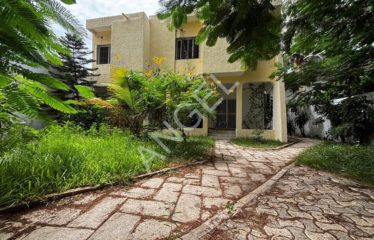 DAKAR FANN RÉSIDENCE : Villa à louer 4 chambres