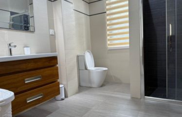 DAKAR POINT-E : Bel appartement moderne meublé et décoré avec goût à louer