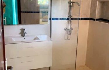 NGUERIGNE : Villa contemporaine 4 chambres avec piscine en résidence privée à louer