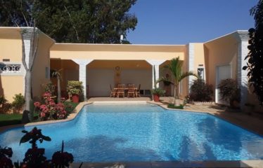 NGUERIGNE : Villa contemporaine 4 chambres avec piscine en résidence privée à louer