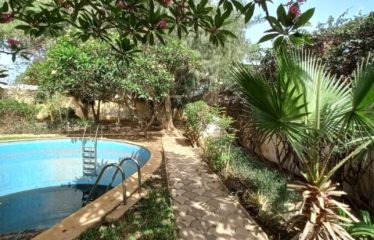 DAKAR ALMADIES : Terrain à vendre 980 m2 – Titre foncier
