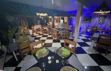 NIANING : Restaurant lounge à vendre