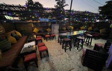 NIANING : Restaurant lounge à vendre