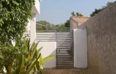 NGAPAROU : Magnifique villa à louer en résidence