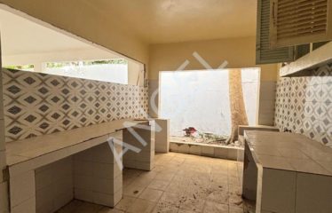 DAKAR POINT-E: Apartment for rent in a commercial building