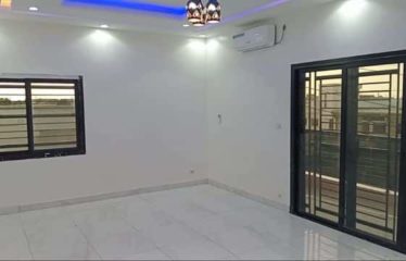 SALY : Villa R+1 à louer avec piscine