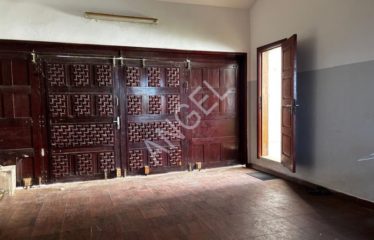 DAKAR YOFF : Grande villa R+1 à louer – Pied dans l’eau