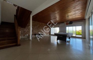 DAKAR YOFF : Grande villa R+1 à louer – Pied dans l&rsquo;eau