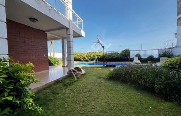 DAKAR YOFF : Grande villa R+1 à louer – Pied dans l’eau