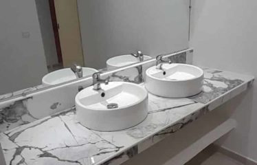 NGUERIGNE : Villa de luxe entièrement meublée à vendre – Nguerigne Bambara