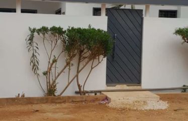 NGUERIGNE : Villa de luxe entièrement meublée à vendre – Nguerigne Bambara