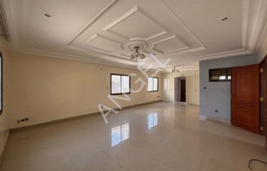 DAKAR YOFF : Villa d’angle à vendre à Onomo à Yoff