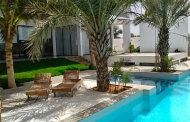 NGUERIGNE: Exceptional contemporary 4-bedroom villa with swimming pool for sale