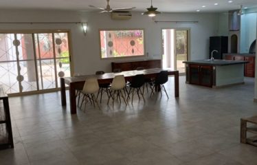 NGAPAROU : Villa contemporaine plain pied 4 chambres avec piscine à vendre