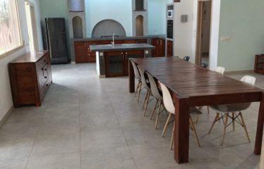 NGAPAROU : Villa contemporaine plain pied 4 chambres avec piscine à vendre