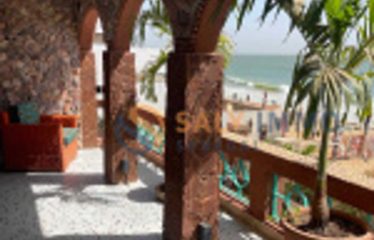 POPENGUINE : Villa authentique pieds dans l’eau à vendre