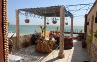 POPENGUINE : Villa authentique pieds dans l’eau à vendre