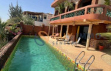 POPENGUINE : Villa authentique pieds dans l’eau à vendre