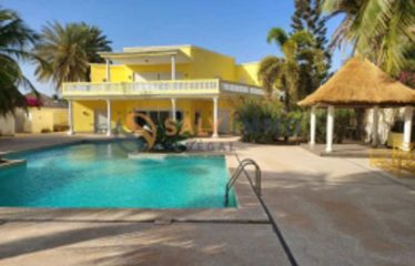 SALY : Villa contemporaine pieds dans l’eau à vendre