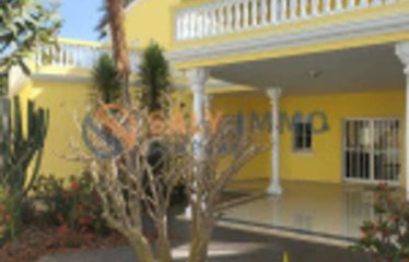 SALY : Villa contemporaine pieds dans l’eau à vendre