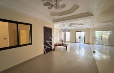 DAKAR YOFF : Villa d’angle à vendre à Onomo