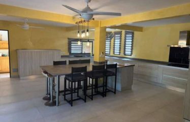 SOMONE: Architect-designed 4-bedroom villa with swimming pool for sale