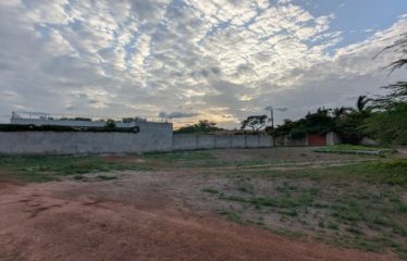 WARANG: 700m2 plot of land for sale