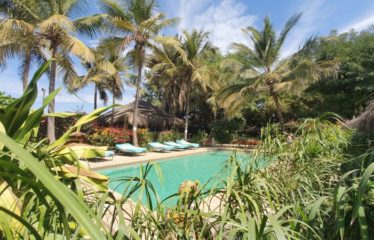 NIANING : Charmant hôtel de 14 chambres à vendre