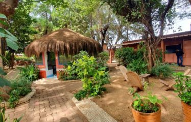 NIANING : Charmant hôtel de 14 chambres à vendre